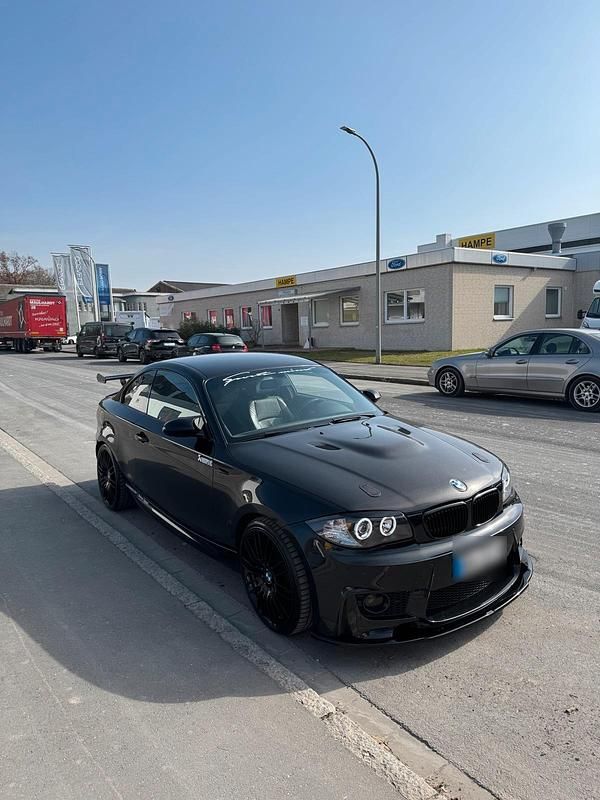 Gebraucht BMW 120 Coupé 234 PS (172 kW) 2009 Schwarz Coupé
