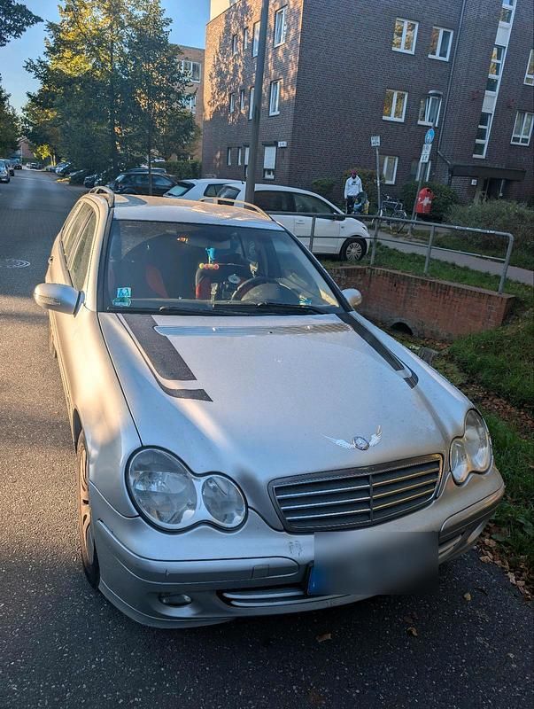 Silber Gebraucht 2004 Mercedes C200 Kombi | 2.500 € (Fairer Preis) - Bild 1/4