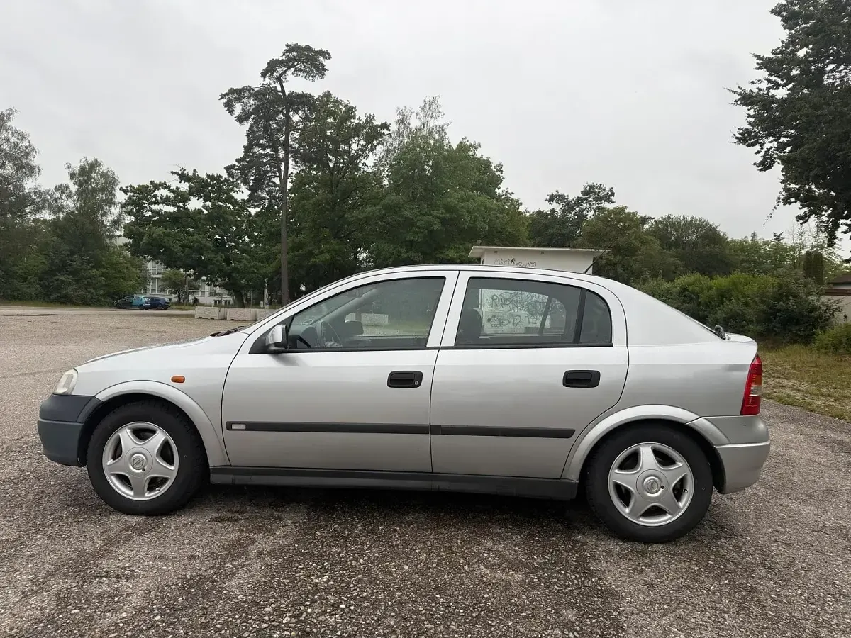 Gebraucht Opel Astra 136 PS (100 kW) 1998 Grau Limousine
