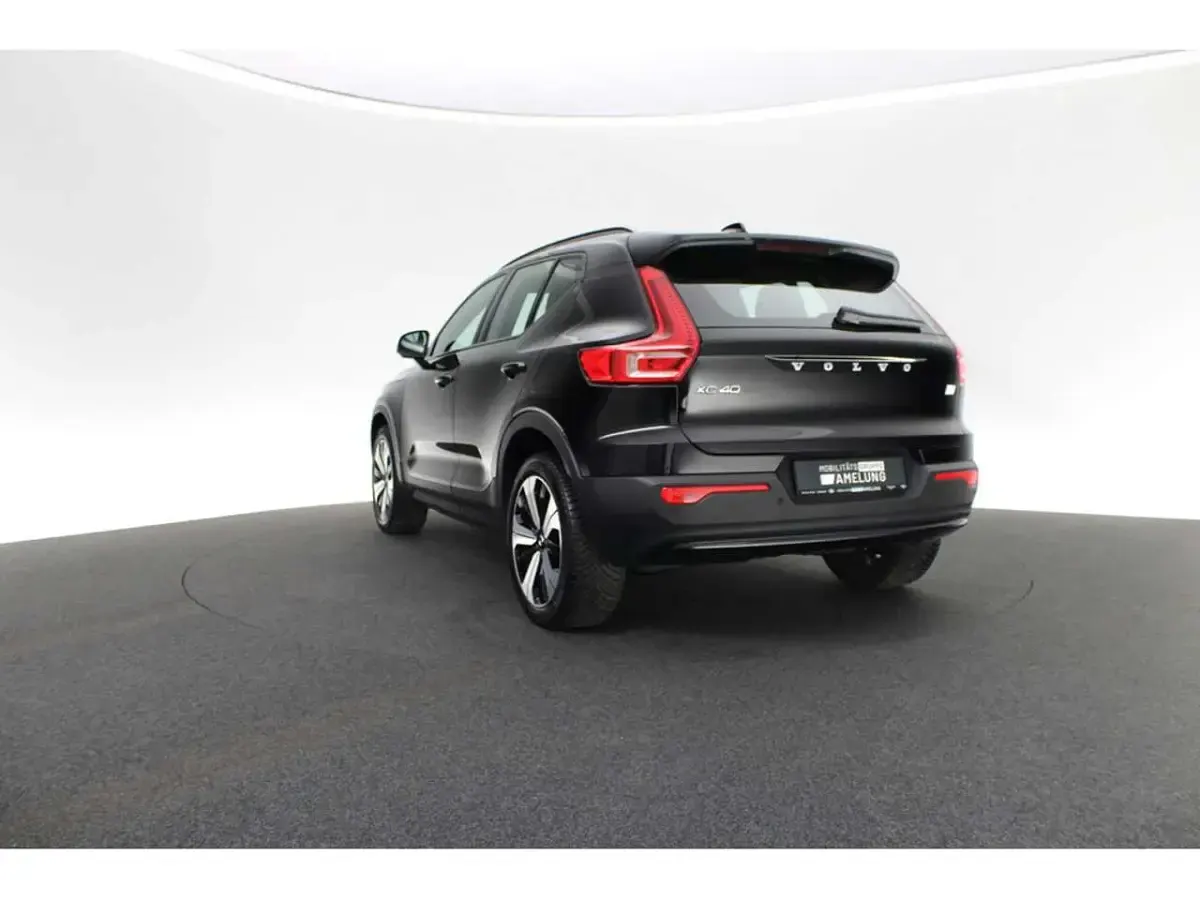 Gebraucht Volvo XC40 Core 169 kW (231 PS) 2023 Schwarz SUV