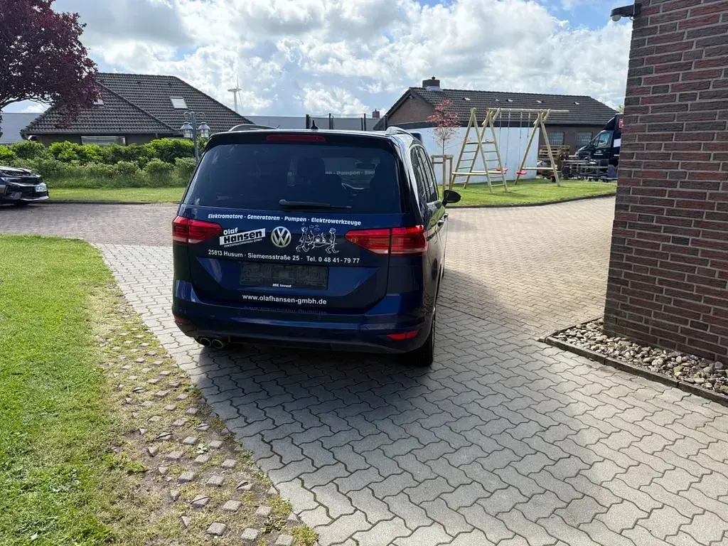 Gebraucht VW Touran Highline 190 PS (139 kW) 2017 Blau Van / Kleinbus