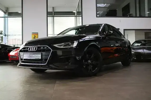 Gebraucht Audi A4 Basis 150 PS (110 kW) 2022 Schwarz Limousine