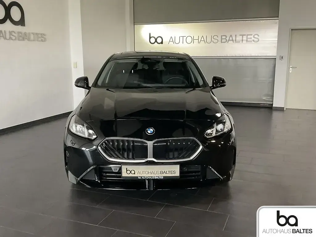 Gebraucht BMW 120 M Sport 170 PS (125 kW) 2025 Saphirschwarz met. Kleinwagen