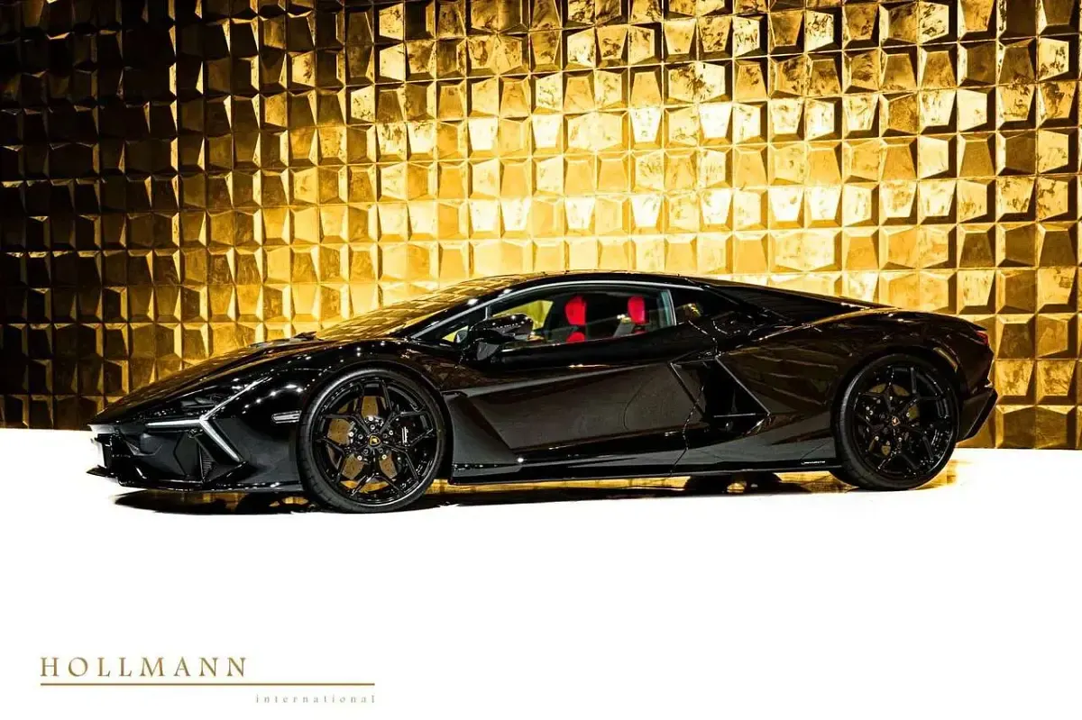Neu Lamborghini Revuelto 1016 PS (747 kW) 2026 Schwarz Coupé