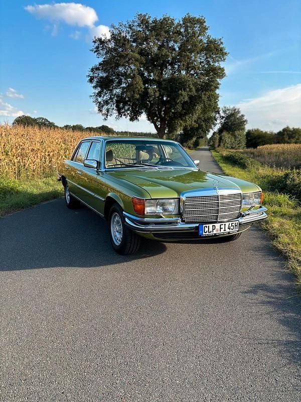 Grün Gebraucht 1977 Mercedes 450 Limousine | 19.900 € - Bild 1/4