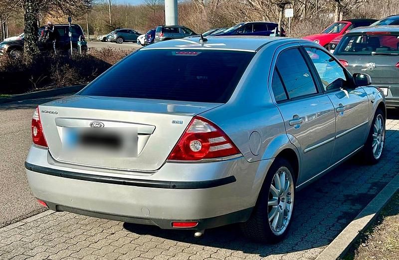 Gebraucht Ford Mondeo 130 PS (95 kW) 2005 Grau Limousine