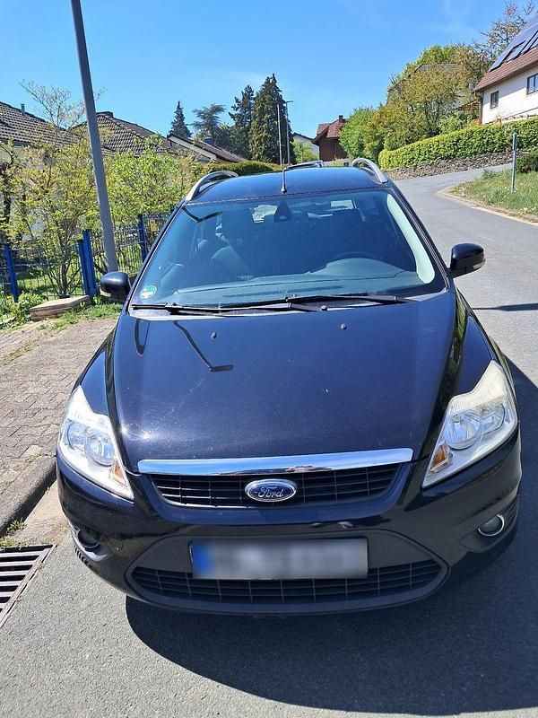 Gebraucht Ford Focus 101 PS (74 kW) 2011 Schwarz Kombi