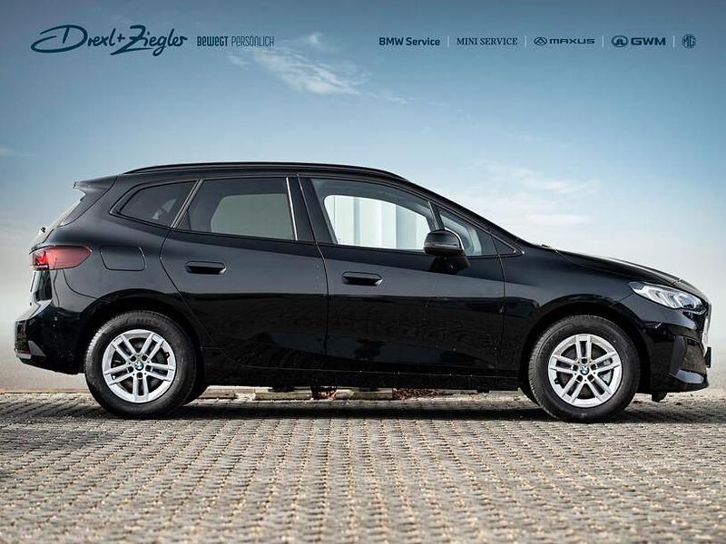 Gebraucht BMW 220 Active Tourer Performance 170 PS (125 kW) 2025 Saphirschwarzmetallic Van / Kleinbus