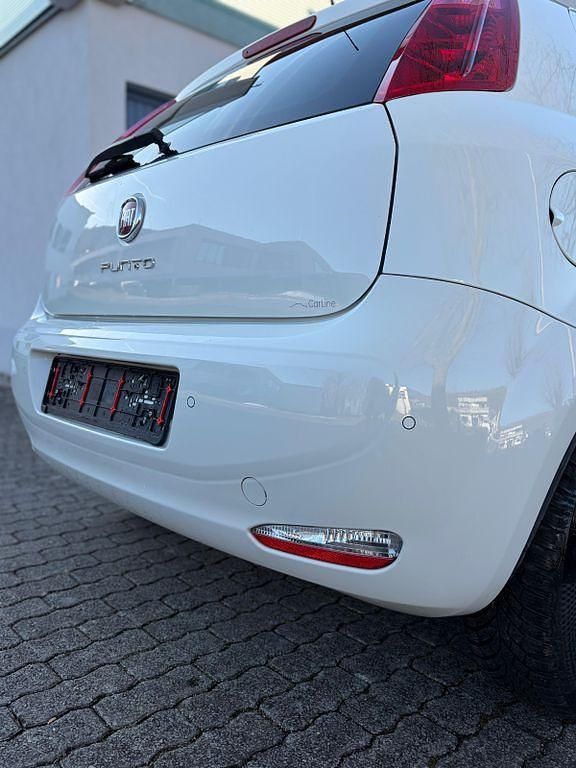 Gebraucht Fiat Punto Young 69 PS (50 kW) 2016 Weiß Kleinwagen