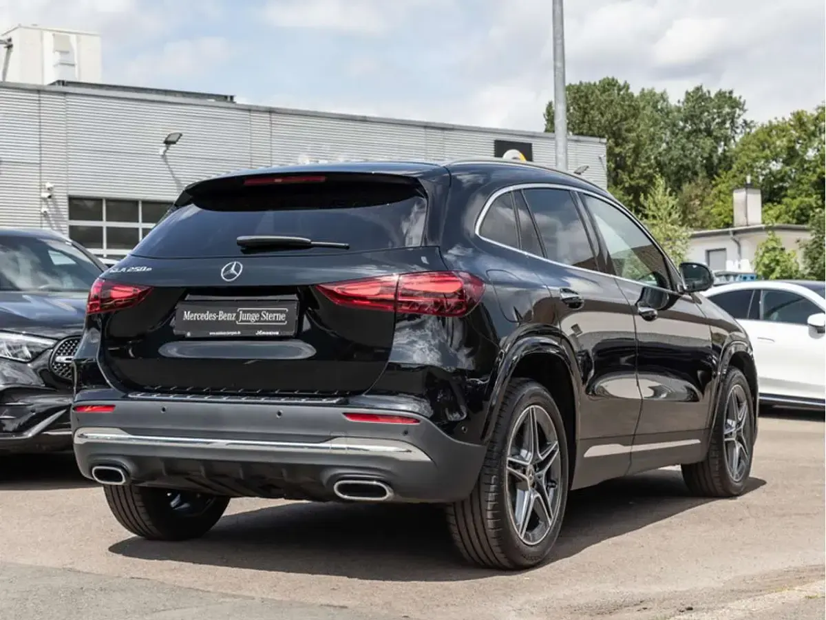 Gebraucht Mercedes GLA250 AMG 163 PS (119 kW) 2025 Schwarz SUV