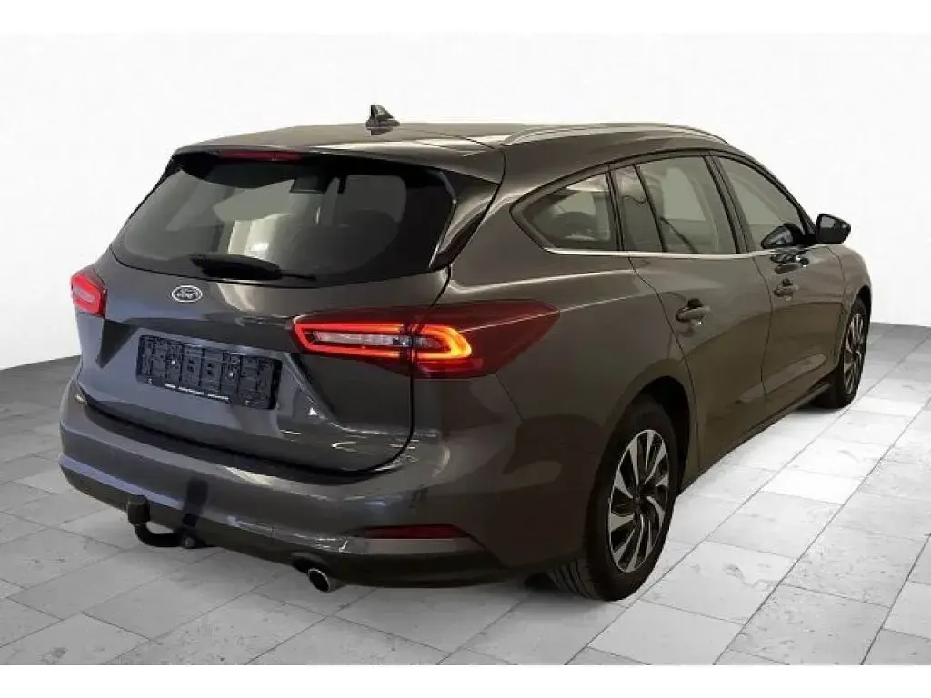 Gebraucht Ford Focus Titanium 120 PS (88 kW) 2022 Grau (metallic) Kombi