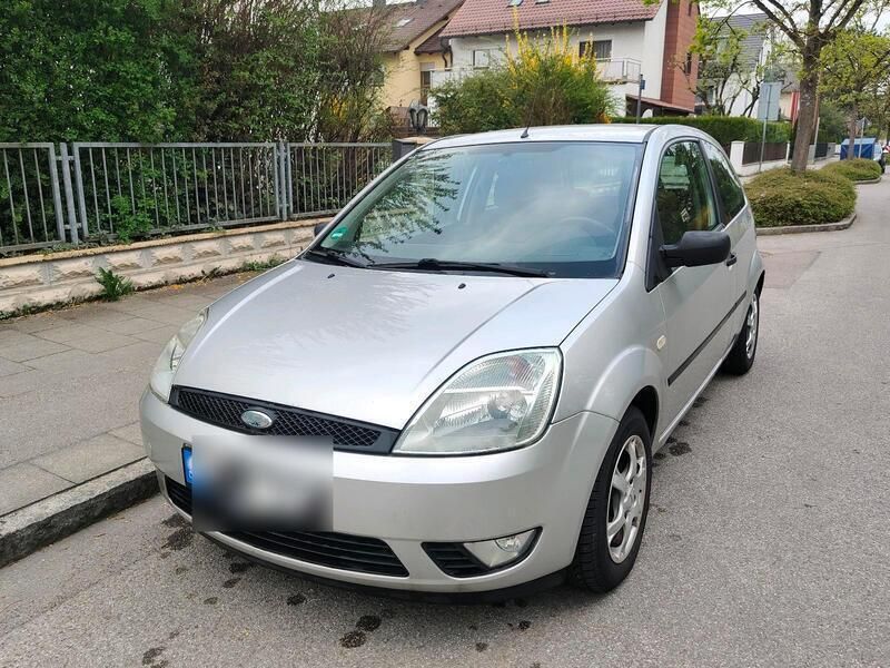 Silber Gebraucht 2004 Ford Fiesta Kleinwagen | 850 € (Superpreis) - Bild 1/4