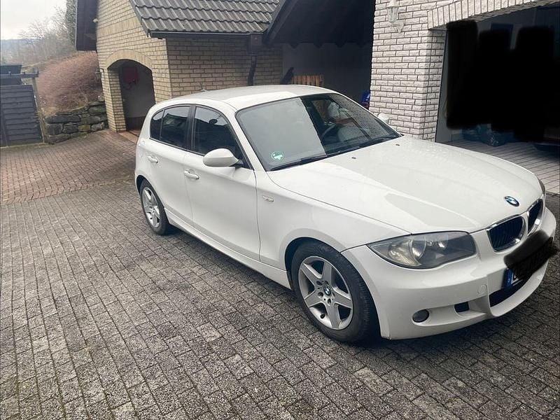 Gebraucht BMW 116 M Sport 122 PS (89 kW) 2007 Weiß Kleinwagen