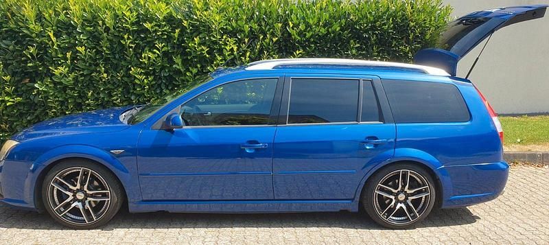 Blau Gebraucht 2002 Ford Mondeo ST Kombi | 4.000 € (Etwas zu teuer) - Bild 1/4