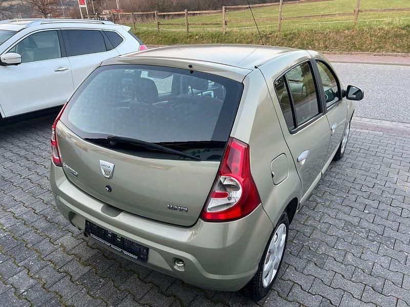 Gebraucht Dacia Sandero 75 PS (55 kW) 2008 Grün Kleinwagen