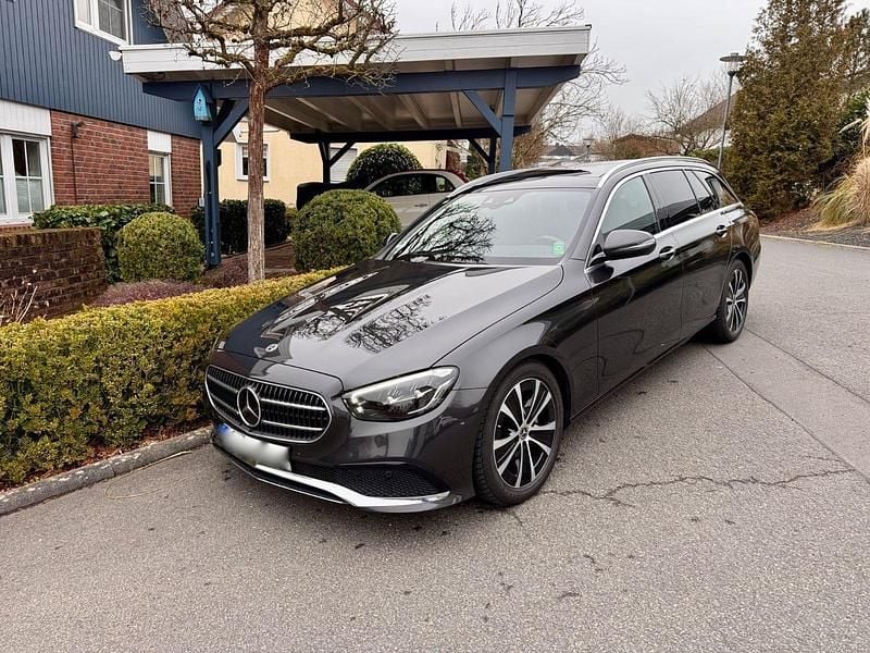 Gebraucht Mercedes E220 194 PS (142 kW) 2021 Grau Kombi