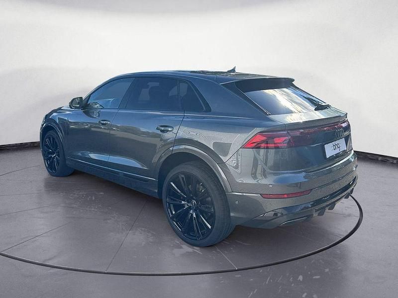 Neu Audi Q8 Sport 286 PS (210 kW) 2025 Grau SUV