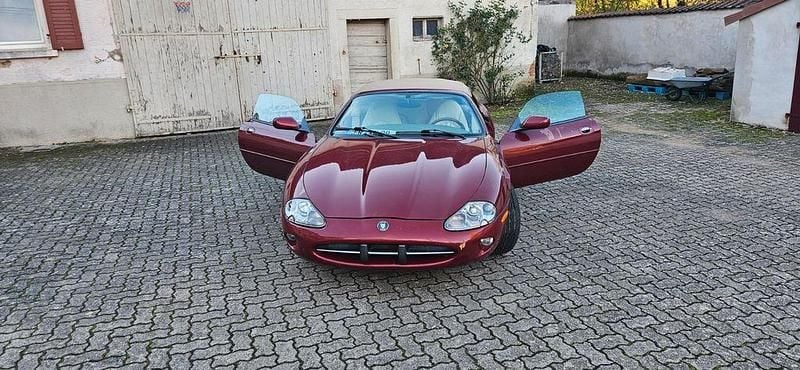 Rot Gebraucht 1999 Jaguar XK8 Cabrio | 14.000 € - Bild 1/4