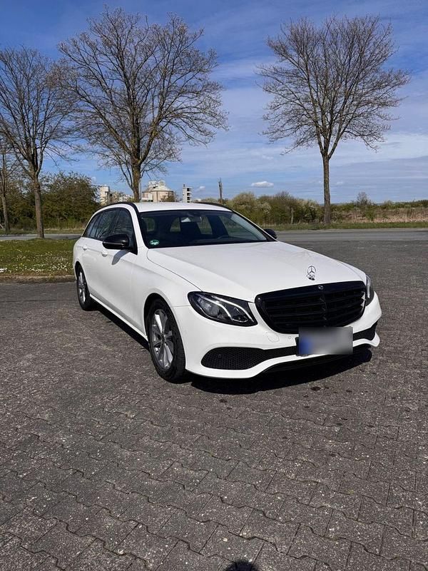Brugt Mercedes E220 Night 194 HK (142 kW) 2017 Hvid Stationcar
