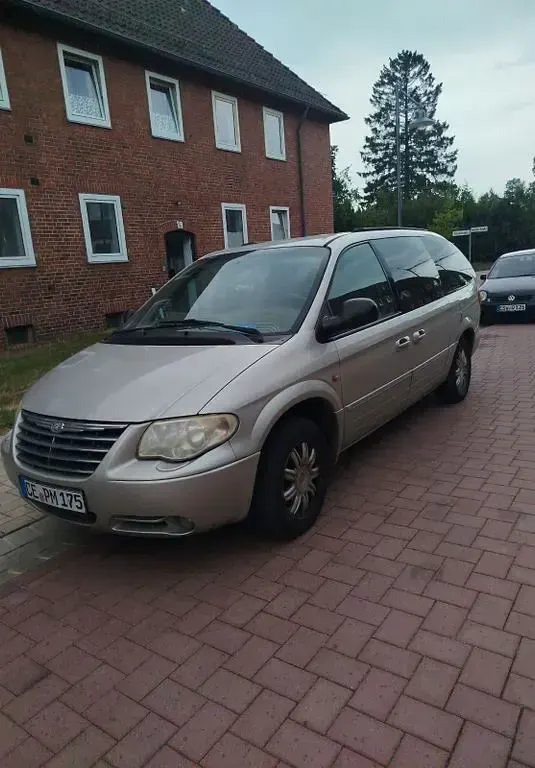 Gebraucht Chrysler Grand Voyager Limited 150 PS (110 kW) 2007 Silber Van / Kleinbus