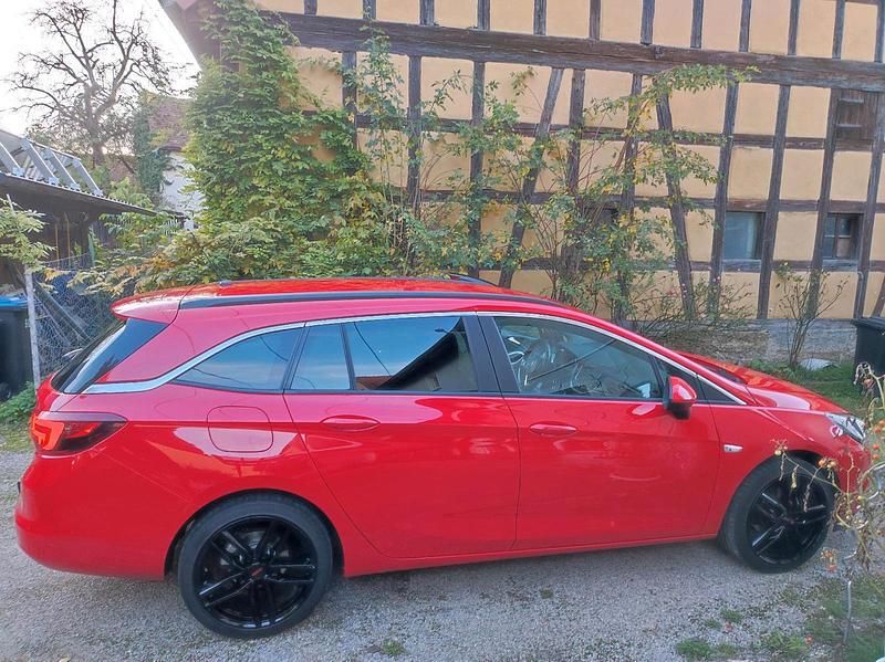 Rot Gebraucht 2017 Opel Astra Kombi | 8.990 € (Fairer Preis) - Bild 1/4