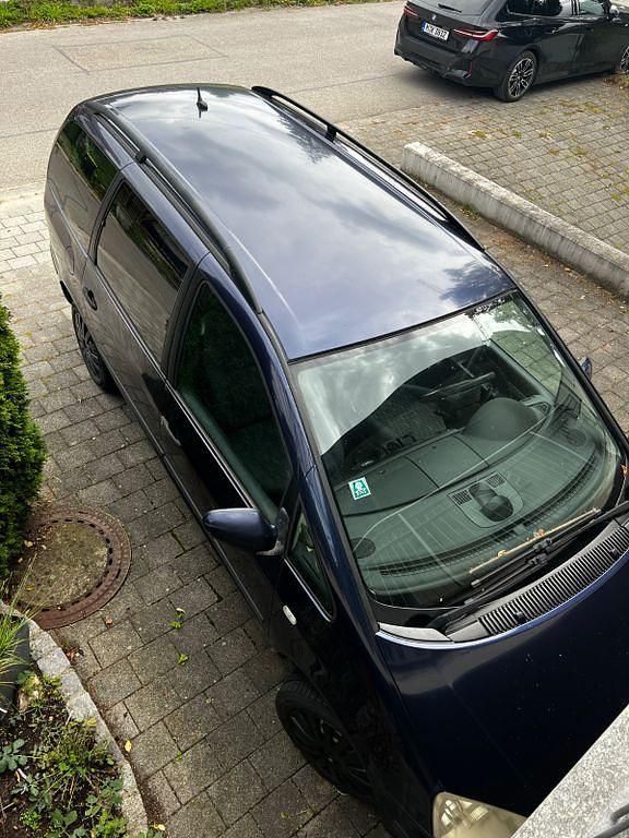Blau Gebraucht 2002 Ford Galaxy Ghia Van / Kleinbus | 3.500 € (Fairer Preis) - Bild 1/4