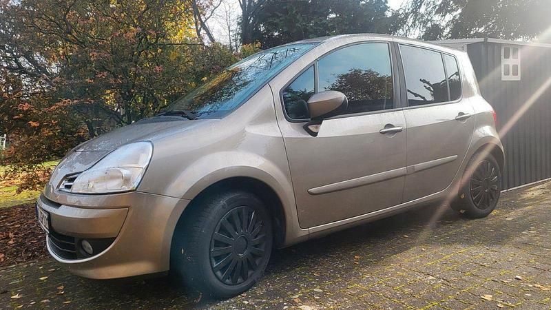 Gold Gebraucht 2010 Renault Modus Dynamique Van / Kleinbus | 3.290 € (Fairer Preis) - Bild 1/4