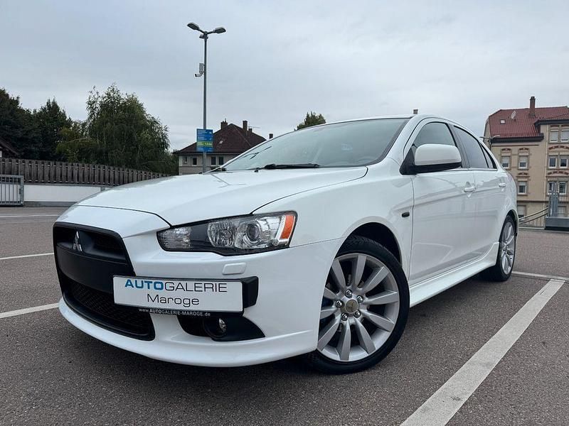 Weiß Gebraucht 2011 Mitsubishi Lancer Sportback Instyle Limousine | 7.899 € (Fairer Preis) - Bild 1/4