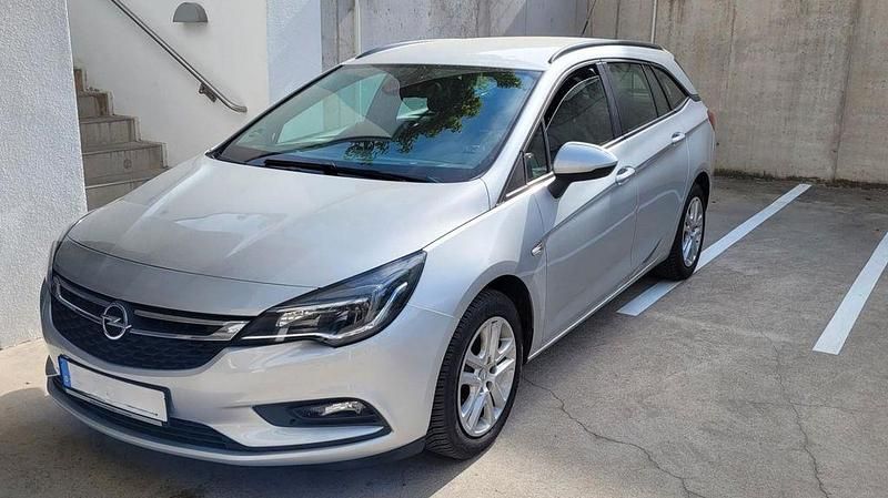 Gebraucht Opel Astra Edition 105 PS (77 kW) 2018 Silber Kombi