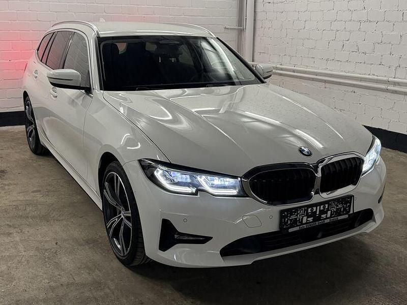 Gebraucht BMW 330e Advantage 184 PS (135 kW) 2021 Weiß Kombi