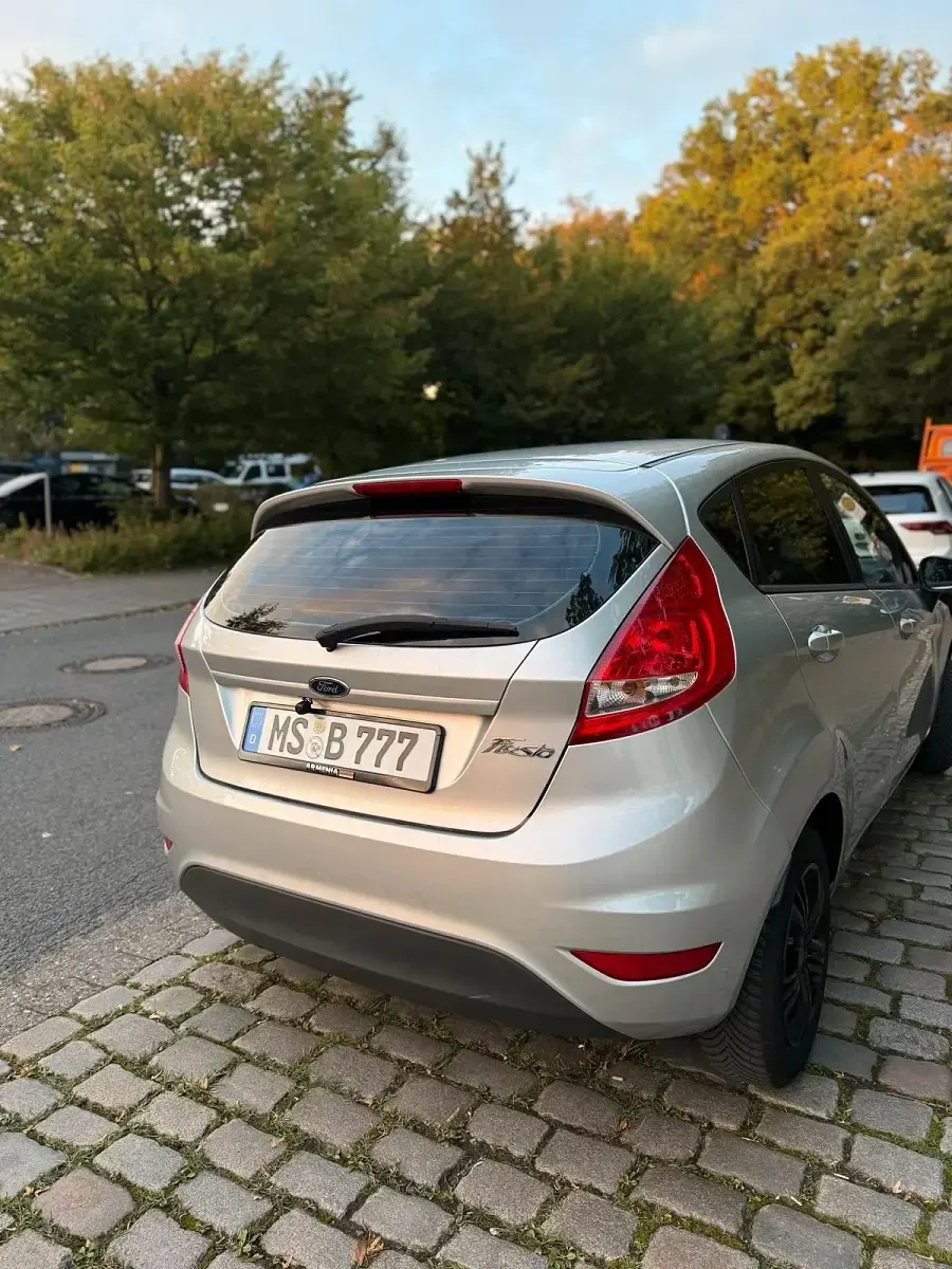 Gebraucht Ford Fiesta 82 PS (60 kW) 2009 Grau Kleinwagen