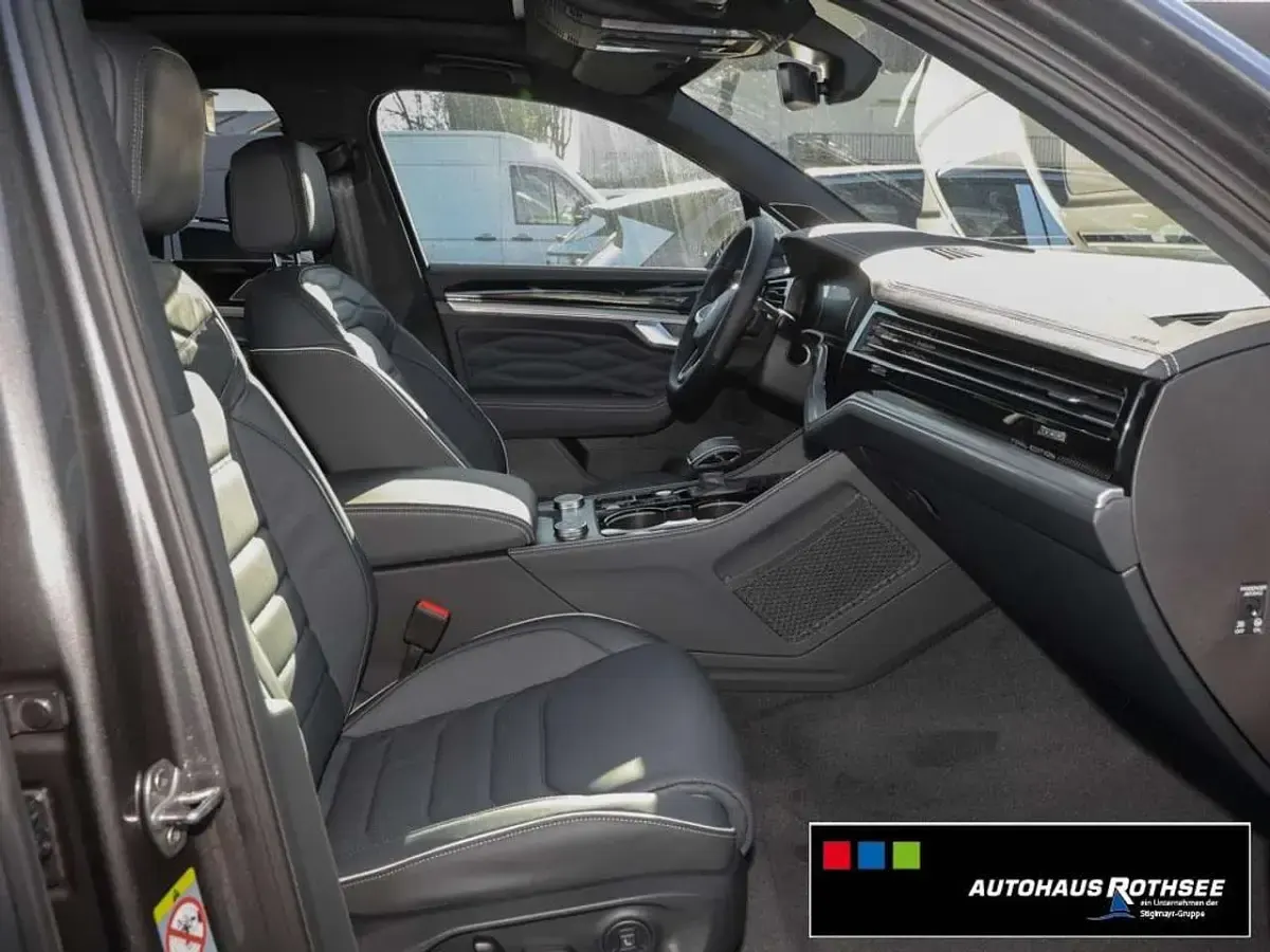 Gebraucht VW Touareg Edition 286 PS (210 kW) 2026 Siliziumgrau metallic SUV