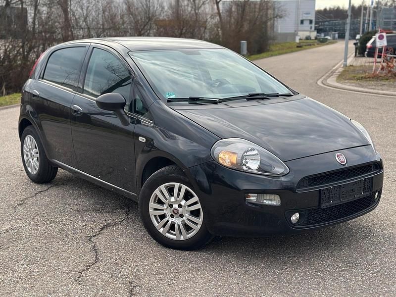 Schwarz Gebraucht 2016 Fiat Punto Kleinwagen | 6.499 € (Fairer Preis) - Bild 1/4