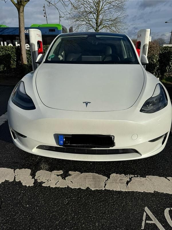 Weiß Gebraucht 2022 Tesla Model Y Performance SUV | 35.000 € (Guter Preis) - Bild 1/4