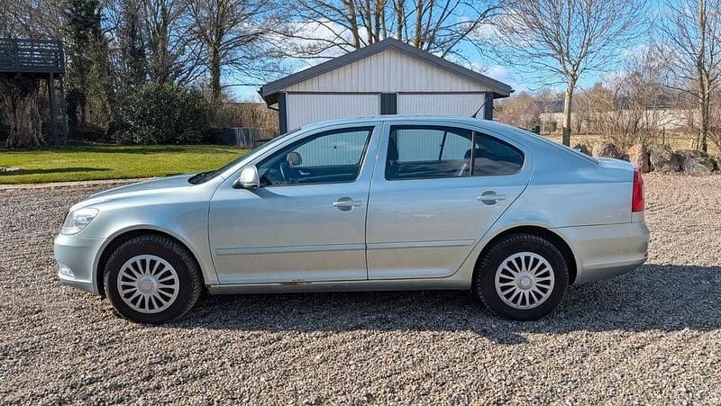 Gebraucht Skoda Octavia Elegance 105 PS (77 kW) 2011 Grün Limousine