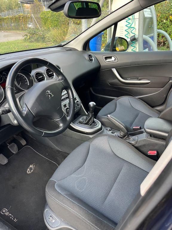 Gebraucht Peugeot 308 SW Family 120 PS (88 kW) 2012 Blau Kombi