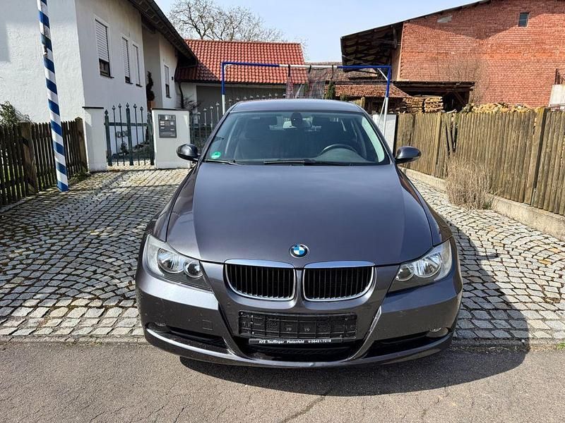 Gebraucht BMW 320 150 PS (110 kW) 2005 Limousine