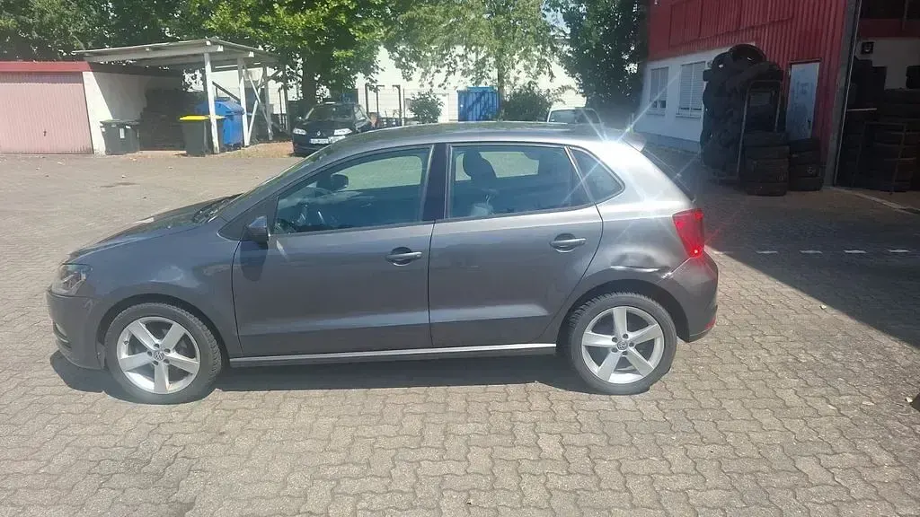 Gebraucht VW Polo Comfortline 90 PS (66 kW) 2014 Grau Limousine