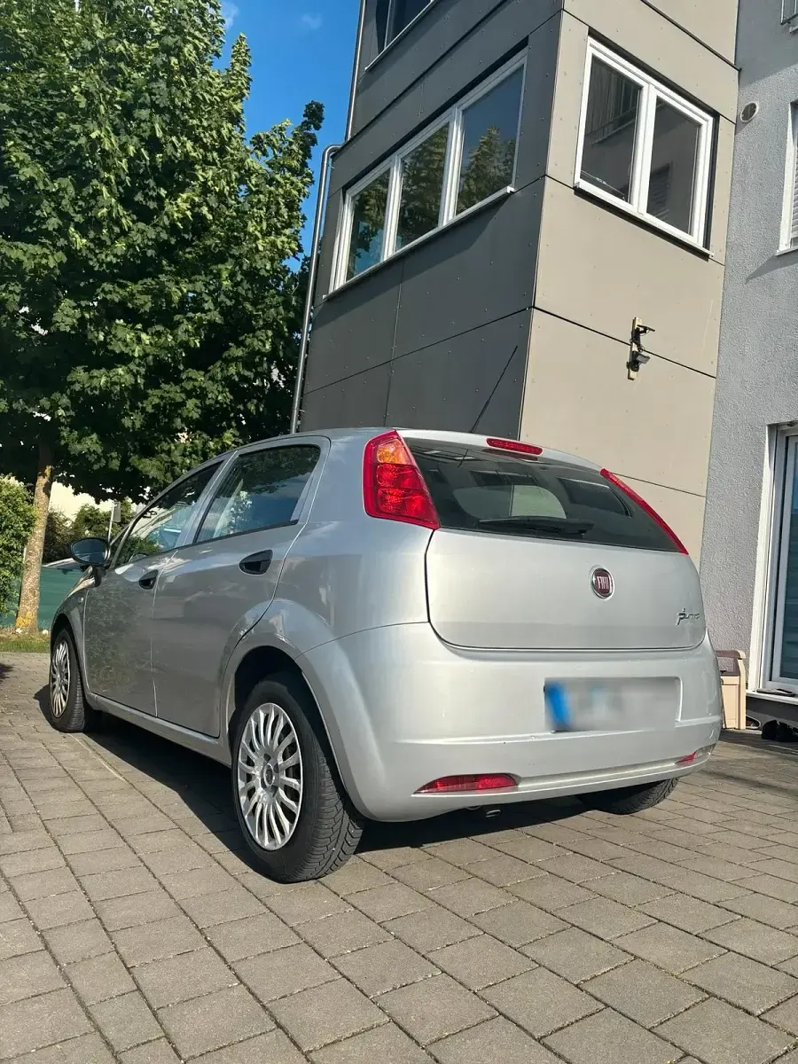 Gebraucht Fiat Punto 69 PS (50 kW) 2013 Silber Kleinwagen