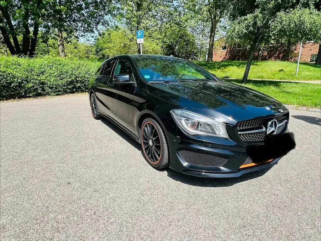 Gebraucht Mercedes CLA200 Shooting Brake 156 PS (114 kW) 2015 Schwarz Kombi