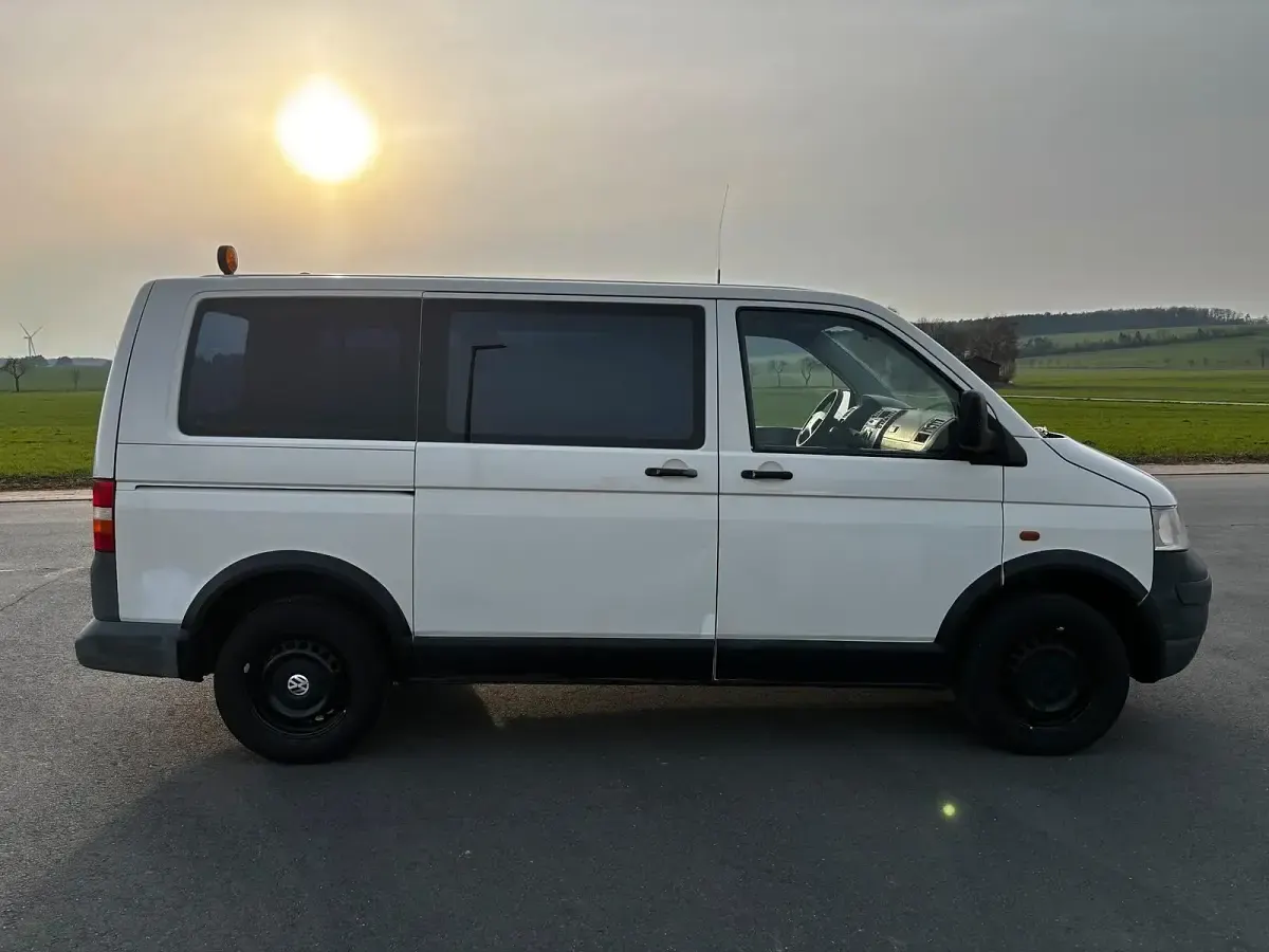 Gebraucht VW Caravelle 105 PS (77 kW) 2005 Weiß Van