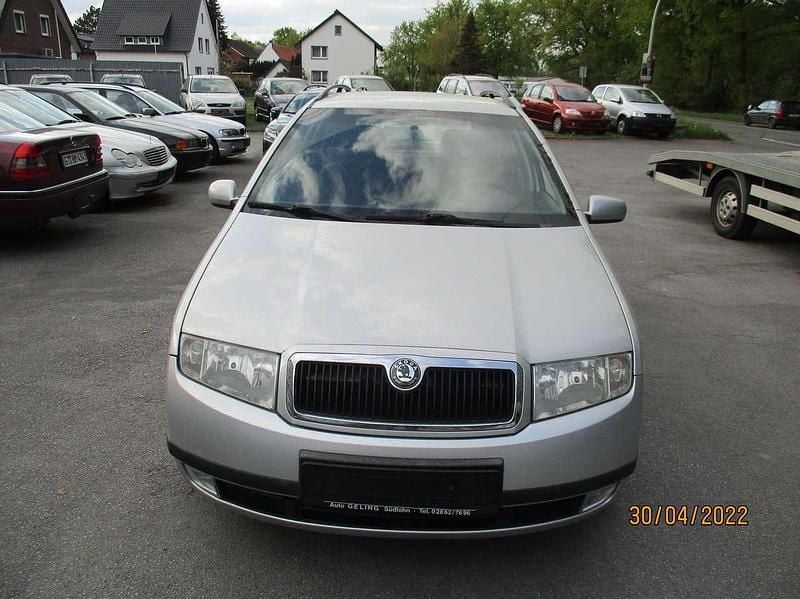 Gebraucht Skoda Fabia Elegance 101 PS (74 kW) 2001 Diamantsilber metallic Kleinwagen