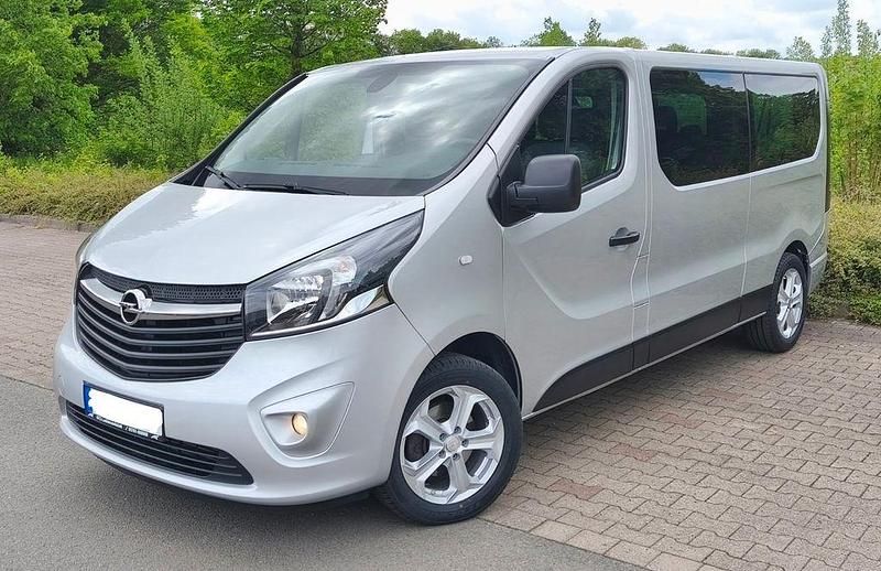 Silber Gebraucht 2017 Opel Vivaro Van | 16.900 € (Fairer Preis) - Bild 1/4