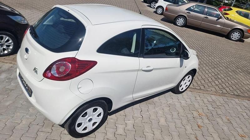 Gebraucht Ford Ka 69 PS (50 kW) 2016 Weiß Kleinwagen