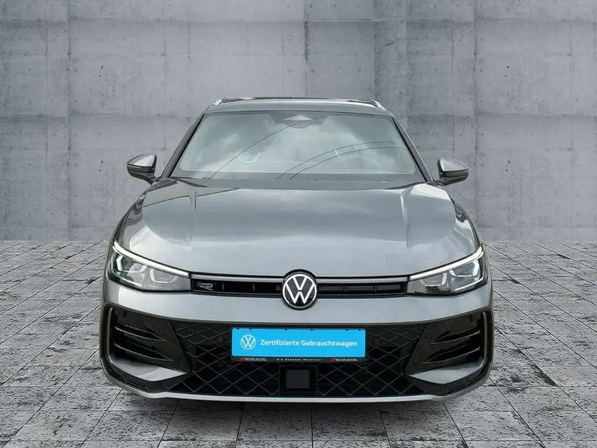 Gebraucht VW Passat R-line 150 PS (110 kW) 2025 Diabasgrau metallic Kombi