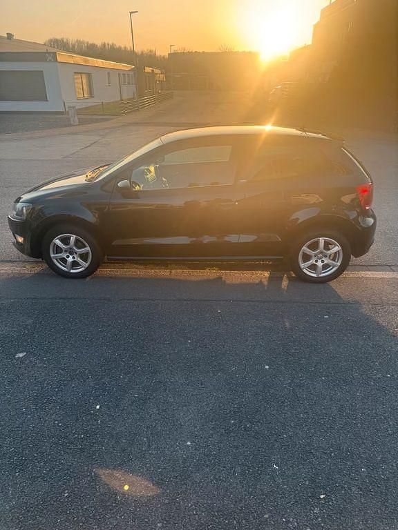 Gebraucht VW Polo 90 PS (66 kW) 2012 Schwarz Kleinwagen