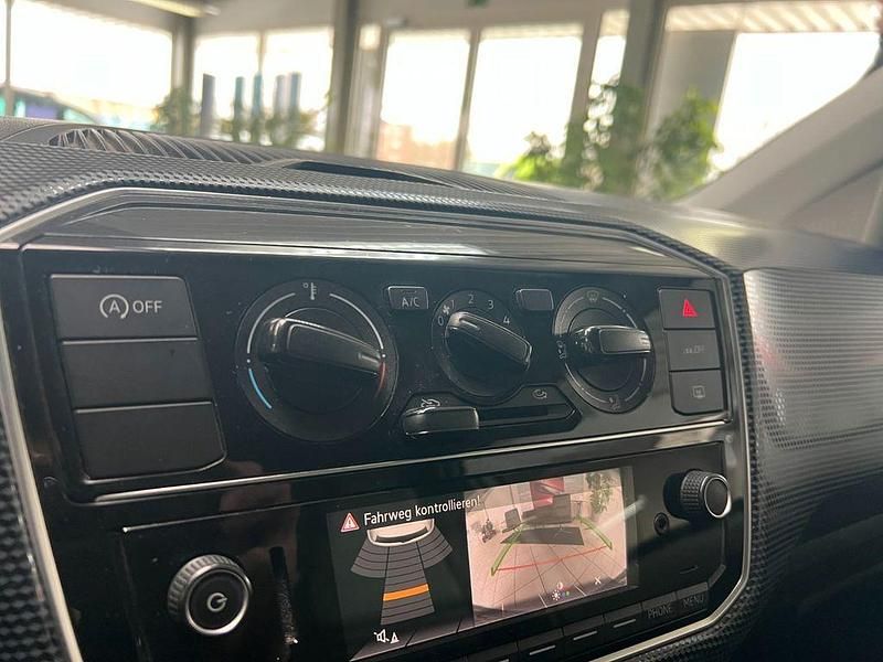 Gebraucht VW up! 65 PS (47 kW) 2021 Weiß Kleinwagen