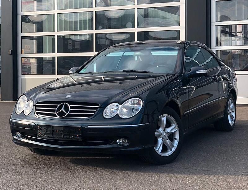 Schwarz Gebraucht 2002 Mercedes CLK240 Avantgarde Coupé | 9.300 € (Fairer Preis) - Bild 1/4