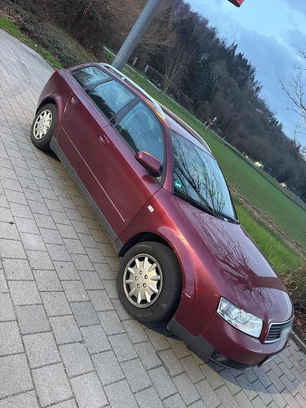 Second-hand Audi A4 101 CP (74 kW) 2002 Roșu Break