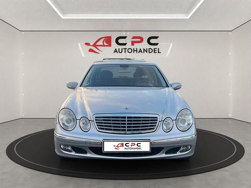 Gebraucht Mercedes E200 163 PS (119 kW) 2005 Silber Limousine